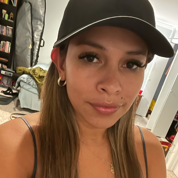 Meet your Posher, Yessica - Picture 1 of 1